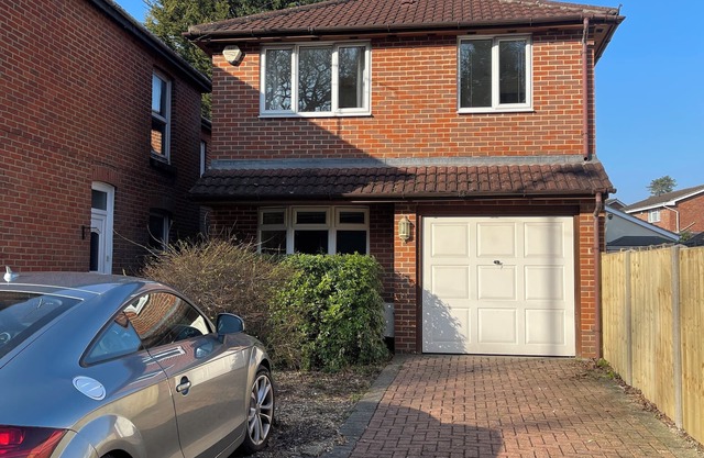 Spacious 3-Bed Detached House - Prime Location nr Southampton Uni and Hospital