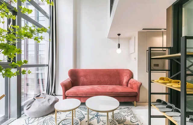 Spacious 3-bedroom Loft apartment with WiFi, AC in heart of Shanghai riverview