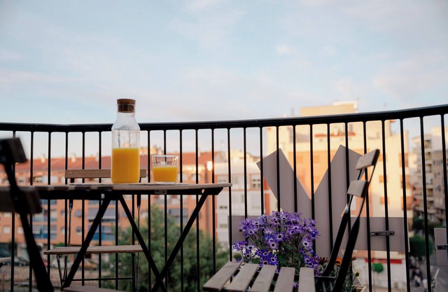 Spacious 3-bedroom apartment in delightful Alcantarilla with own kitchen.