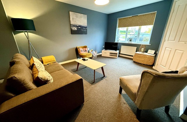 Spacious 3-Bedroom House in East Cheltenham – Ideal for Work Stays, Family Trips & Cheltenham Races