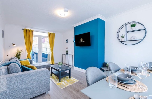 Spacious 3 Bedroom House near Etihad Stadium and COOP Arena