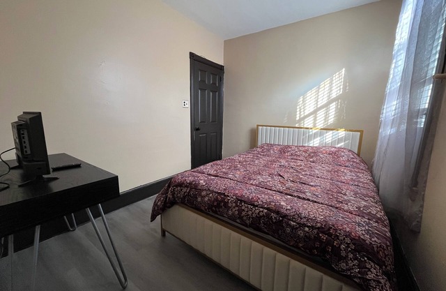 Spacious 3-bedroom apartment with WiFi, AC in marvelous Philadelphia
