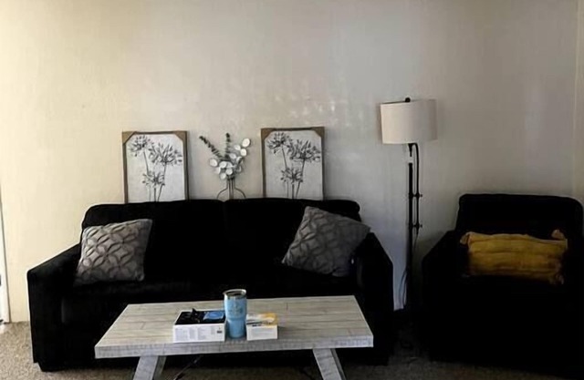 Spacious 3-Bedroom with fast internet and 65" TV