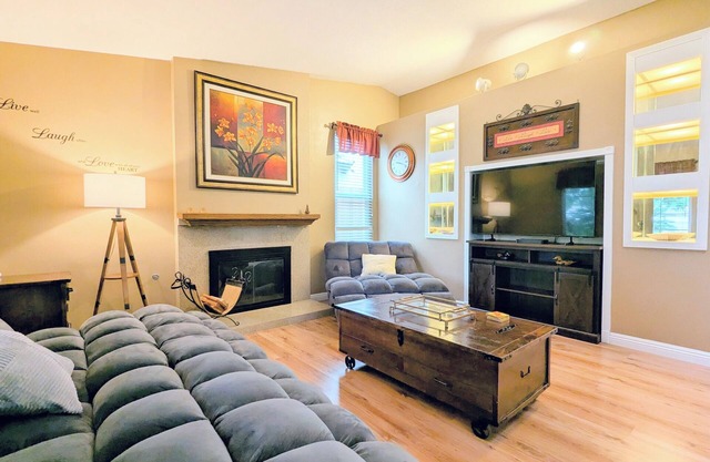 Spacious 3-BR House w/Modern Comfort, Pet Friendly in Moreno Valley