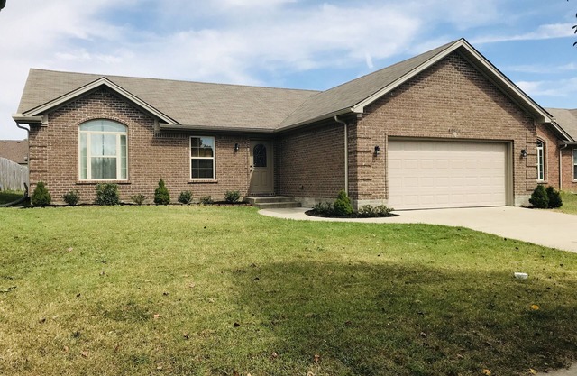 Spacious 3 BR Ranch House W/Patio Yard in a quiet Suburb