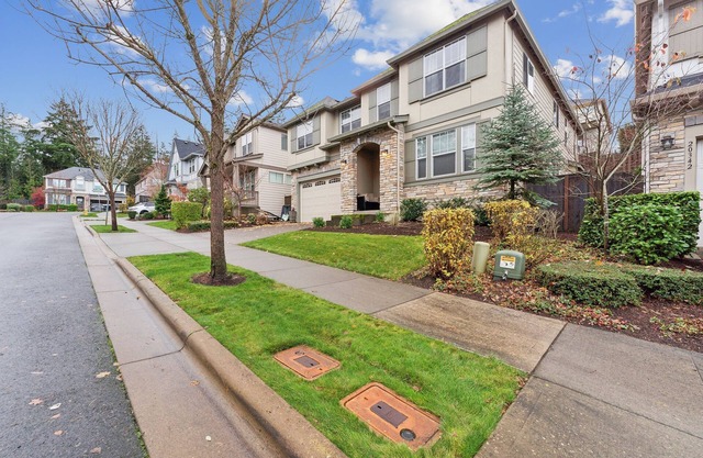 Spacious 3-BR with Kitchen, WiFi and AC in Beaverton - Allows Pets!