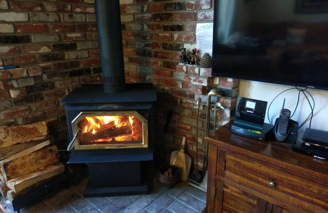 Spacious 3Br/2Bath Garage-1515 sf, WIFI, Pool, Hot Tub, Flat TV's, Sleeps 6