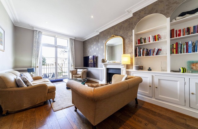 Spacious 3BR 2BH Apt w/Garden in West Putney