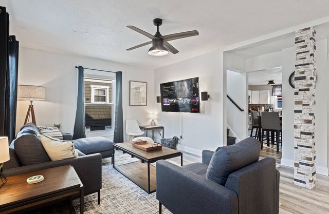 Spacious 3BR Getaway Near Downtown & MSU w/Game Room for a Cozy Winter Retreat