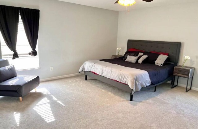 Spacious 3BR home with HEATED POOL in Ocala