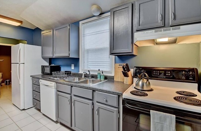 Spacious 3BR INDY Home! Patio & W/D!