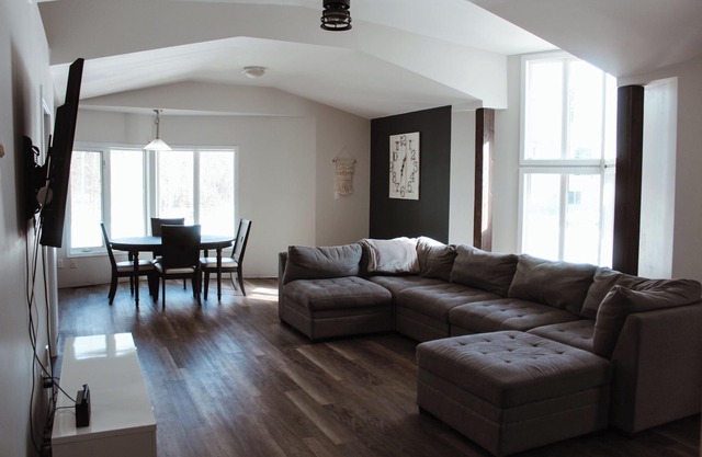 Spacious 4 Bedroom, 3 Bath Family & Dog-Friendly