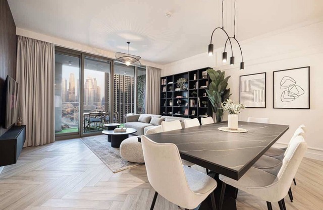 Spacious 4-Bedroom Apartment with Full Fountain and Burj Khalifa Views - 10 min