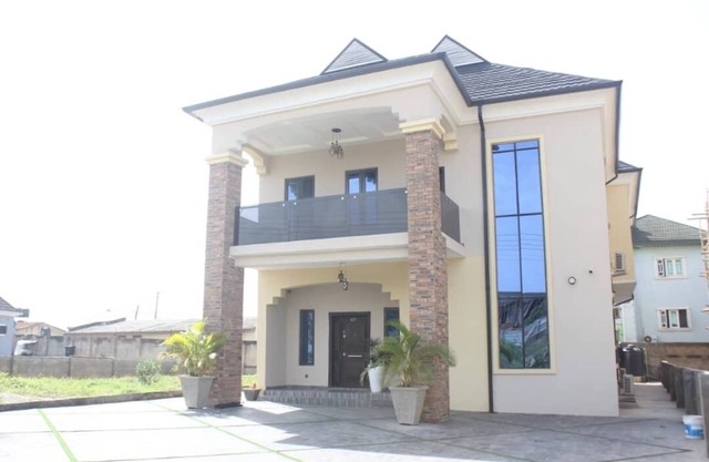 Spacious 4-bedroom building in a secured and most accessible estate Ibadan.