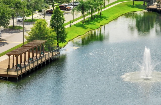 Spacious 4-bedroom condo with AC, WiFi in phenomenal Kissimmee