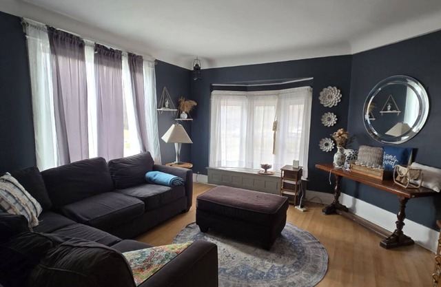 Spacious 4-bedroom Historic house with WiFi in heart of Detroit/Free Parking!