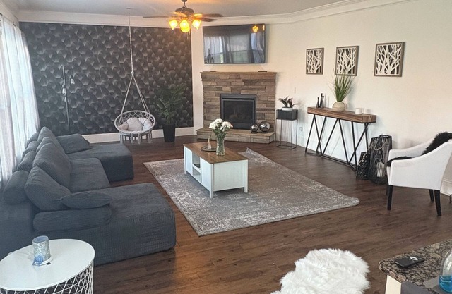 Spacious 4-bedroom house in cool quite Fairburn/8miATL Airport/15miATL-Downtown