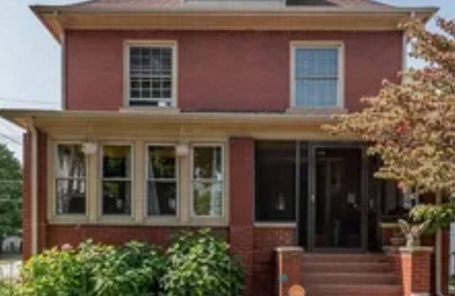 Spacious 4-bedroom house in serene Monroe with WiFi, fitness room, AC