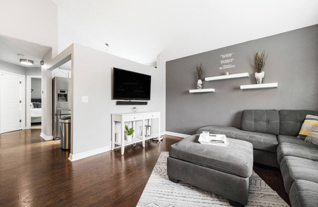 Spacious 4-bedroom house in the heart of West Omaha close to EVERYTHING