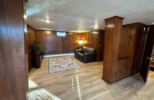 Spacious 4-bedroom house in awesome Wayne with WiFi