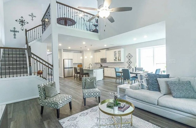 Spacious 4-bedroom house in charming Woodlands Hills, close to Lake Conroe