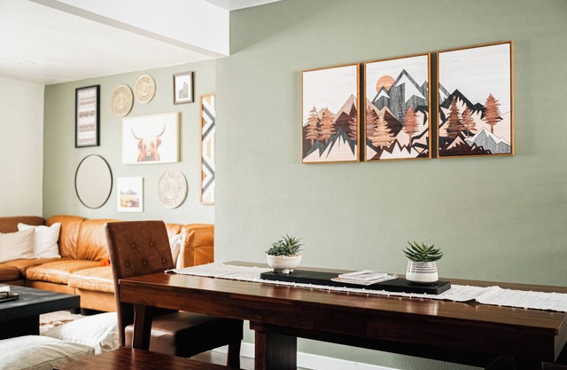 Spacious 4-bedroom National Park themed house with fitness room, WiFi in Arvada