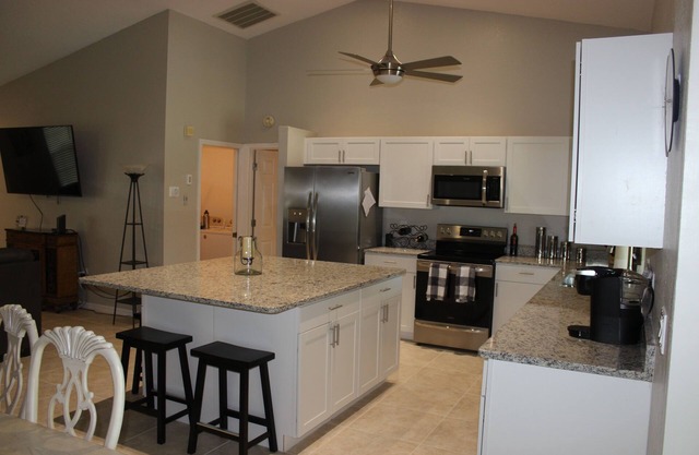 SPACIOUS 4 BEDROOMED HOME