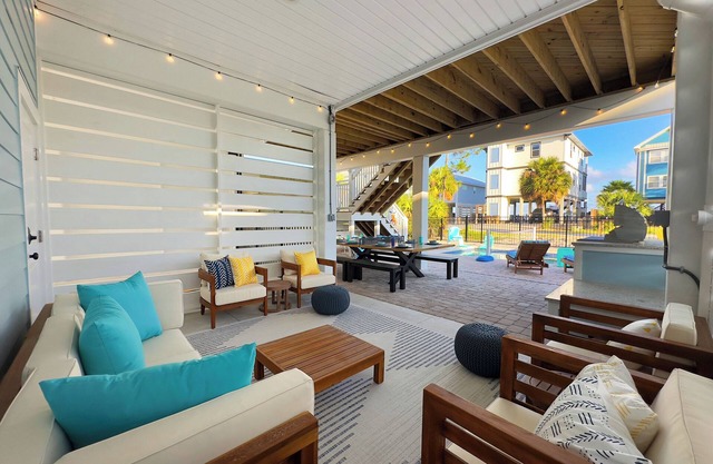 Spacious 4-BR House with Modern Comfort, Private Pool. Just Steps to the Beach!