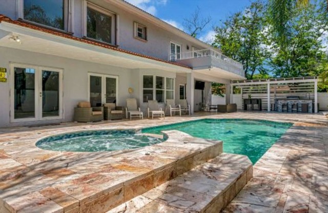 Spacious 4BDRM with Private Pool, Balcony, & BBQ