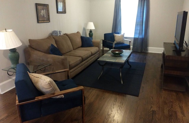 Spacious 4BR/2.5BA Pet-Friendly Safe Charlotte Location Near Uptown & SouthPark!