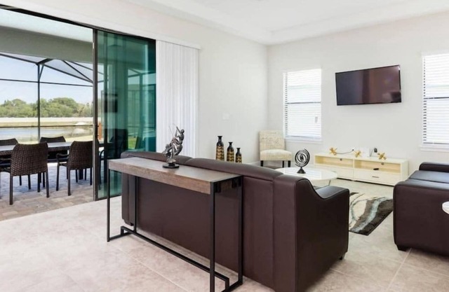 Spacious 5 Bed Pool Home Balmoral Resort-5Sltsfp2