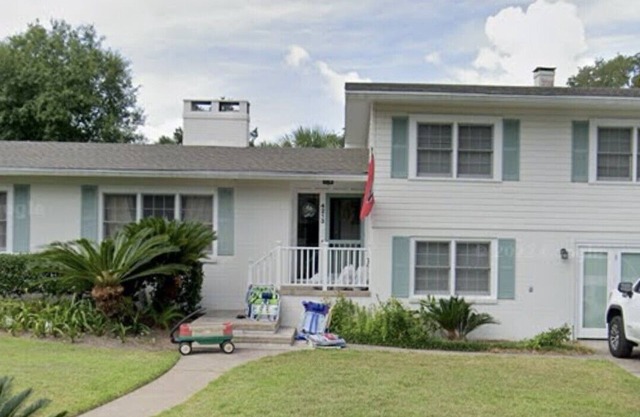 Spacious 5-bedroom house in peaceful St Simons Island.