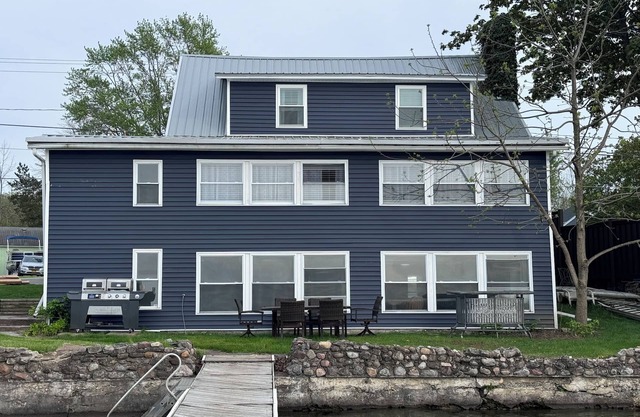 Spacious 5 Bedroom 4 Bathroom Home on Conesus Lake with 100 ft of Lakefront