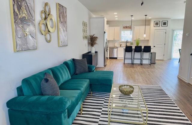 Spacious 5-bedroom house in Prime Charlotte Location with Garage & Fenced Yard