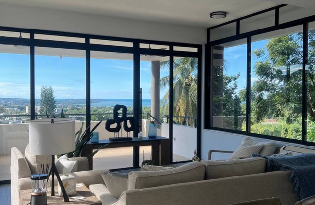 Spacious 5-bedroom house in amazing Mayagüez with amazing ocean views!