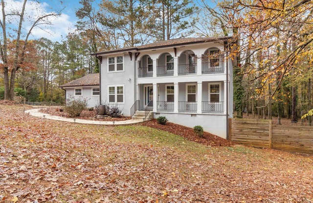 Spacious 5-bedroom house with AC and WiFi in awesome Decatur