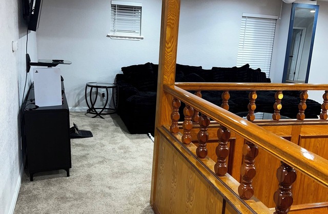 Spacious 5-bedroom house with AC, WiFi in awesome Houston
