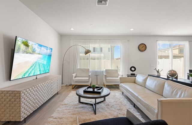 Spacious 5-bedroom house with AC｜The Elegant Retreat on Chance Dr #42474