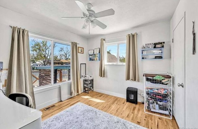 Spacious 5 BR Oasis: Chef's Kitchen, Office, Bar, BBQ patio area & More