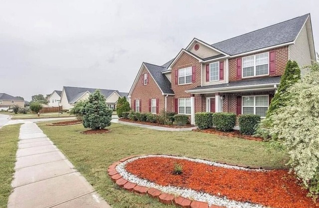 Spacious 5BR 3.5 Bth Home Near Buc-ee’s, WR AFB, Watson Blvd & I-75