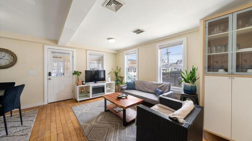 Spacious 5BR Beach Home - Walk to Ocean