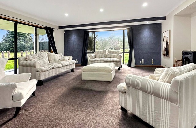 Spacious 5BR Family Escape on Busch Lane
