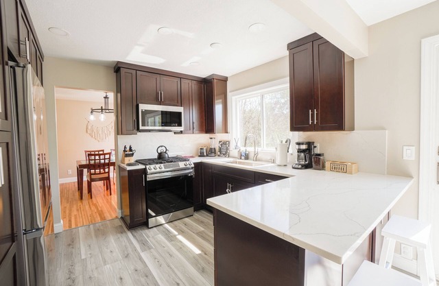 Spacious 5BR Family Retreat w/In-Law Suite & Park Access – Near Mall of America