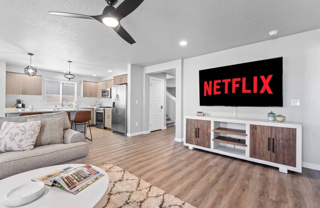 Spacious 5BR - Gamer Room - Hot Tub & Pool Access
