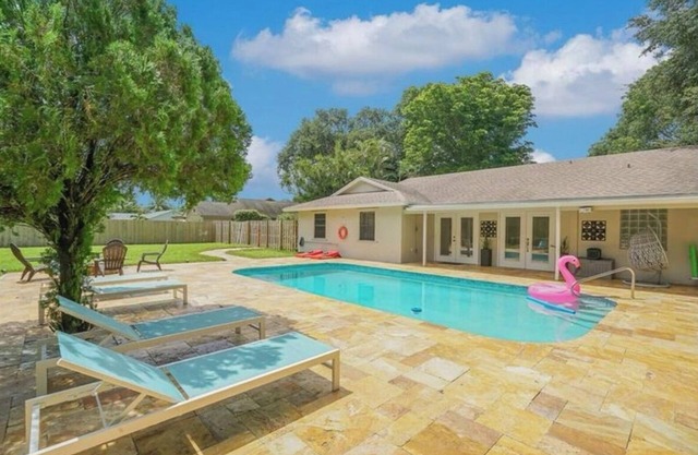 Spacious 6-bedroom house in enjoyable Wellington
