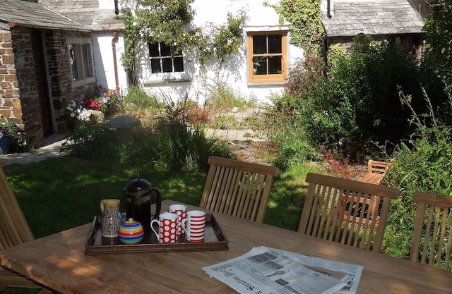 Spacious 600 Year Old Farmhouse, On The Rugged North Cornwall Coast