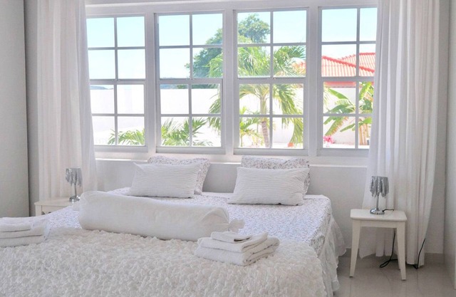 SPACIOUS 7 BEDROOM VILLA (Special for Groups)