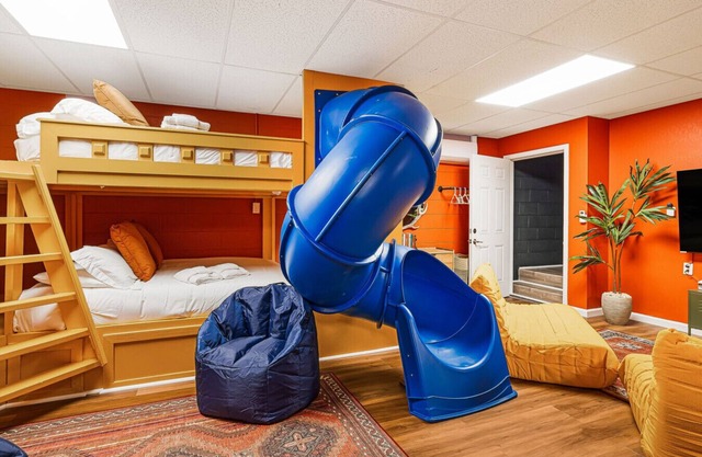 Spacious 7BR Luxury Retreat Near Asheville – Sleeps 24