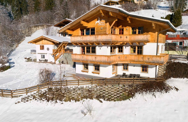 Spacious apartment in Saalbach Hinterglemm