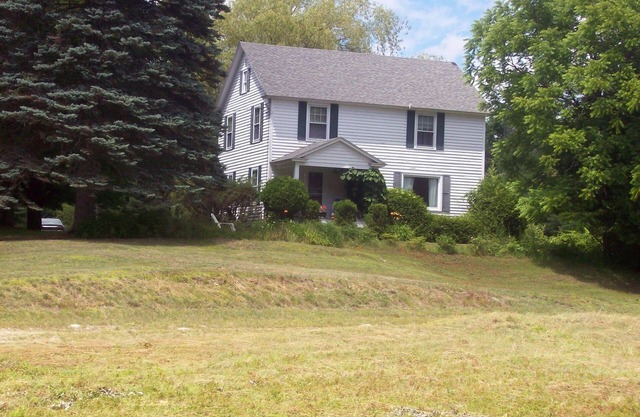 Spacious Adirondack Home with newly renovated kitchen with dishwasher